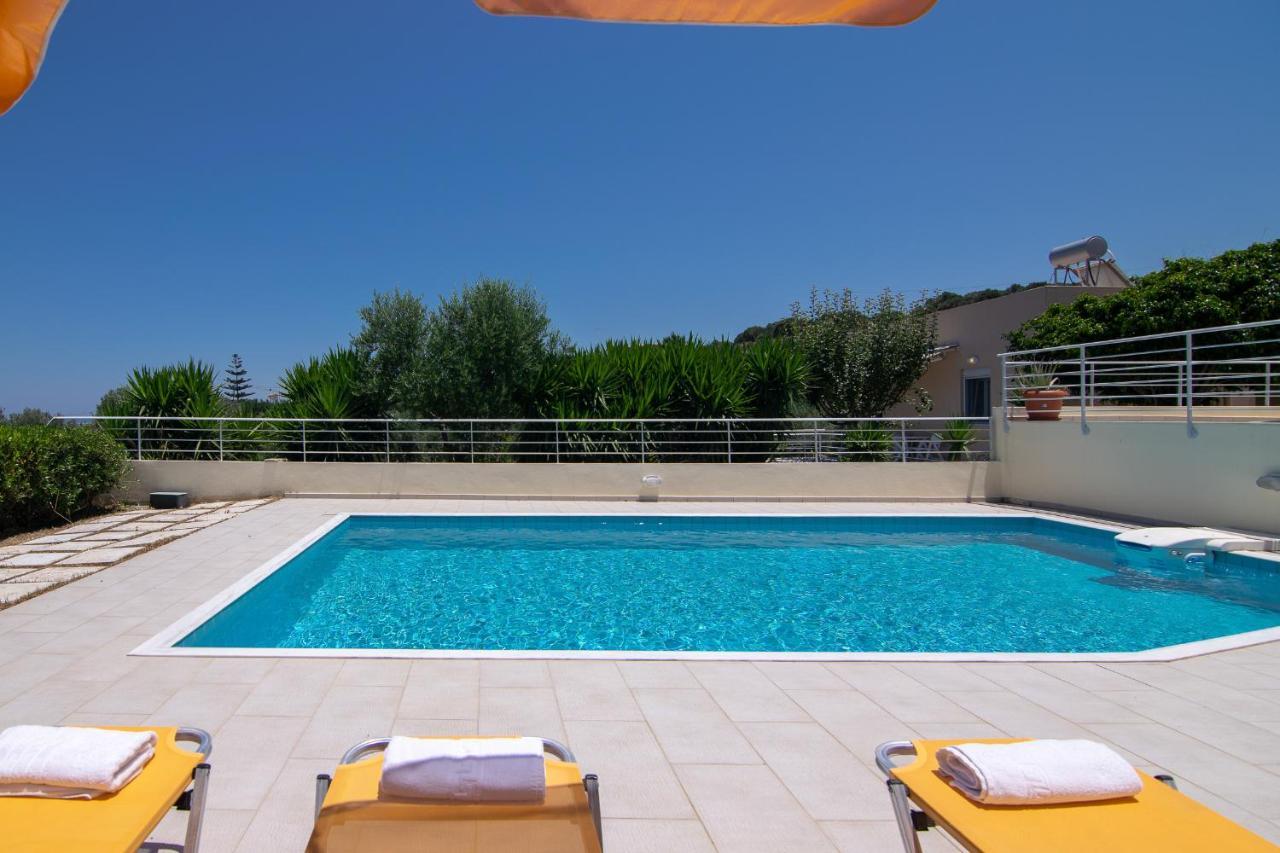 Yanni'S Villas Adelianos Kampos Exterior photo